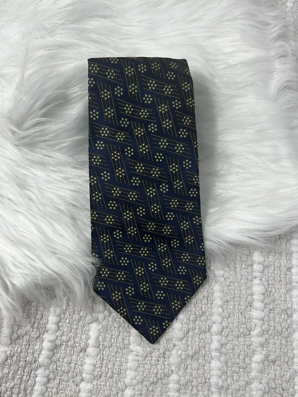 Bottega Veneta 100% Silk Geometric Tie Navy Yellow Made in Italy Luxury 3.5